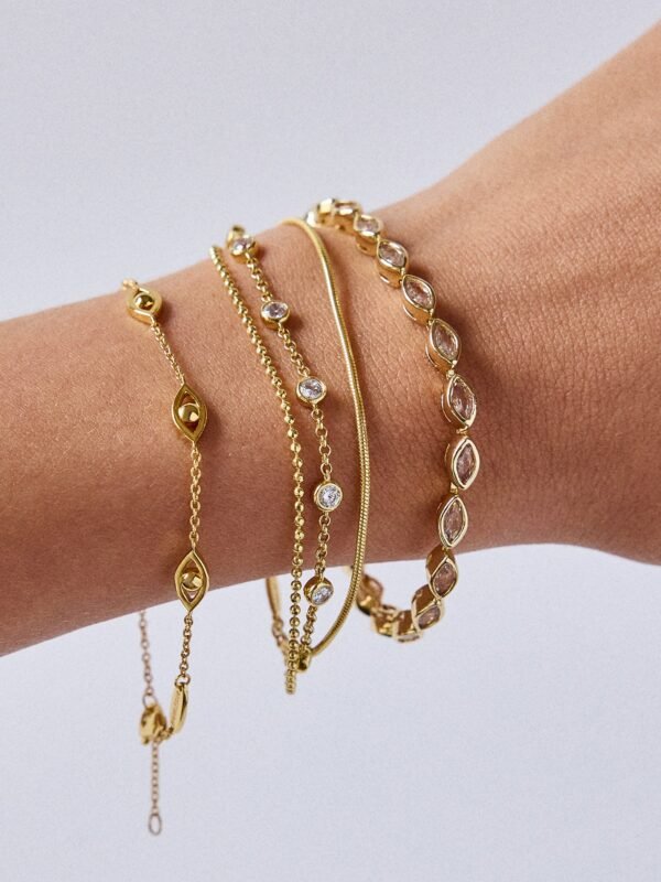 Amanda 18K Gold Tennis Bracelet - Pear Bezel